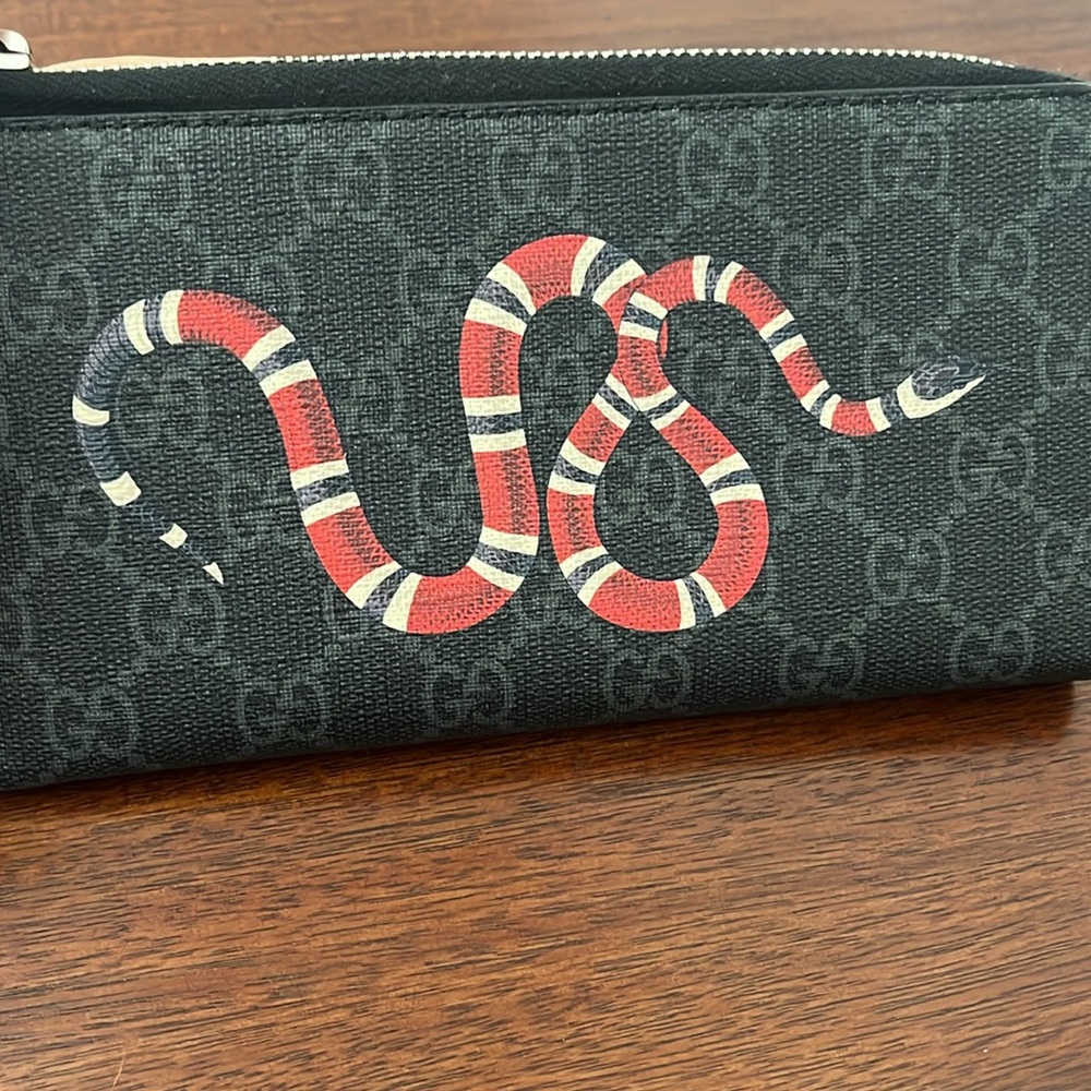 ❌SOLD❌Gucci Supreme King Snake Wallet - Picture 4 of 9